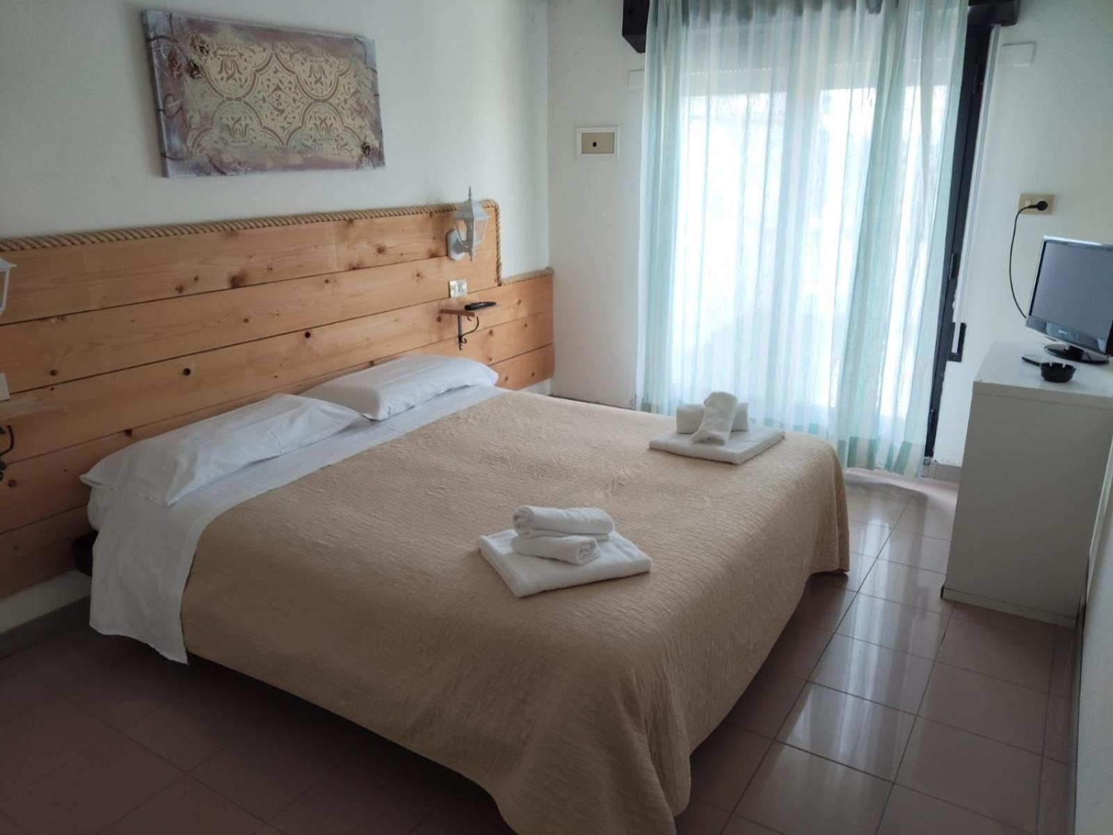 Hotel Garisenda B&B - In Centro A Riccione - Eksteriør billede