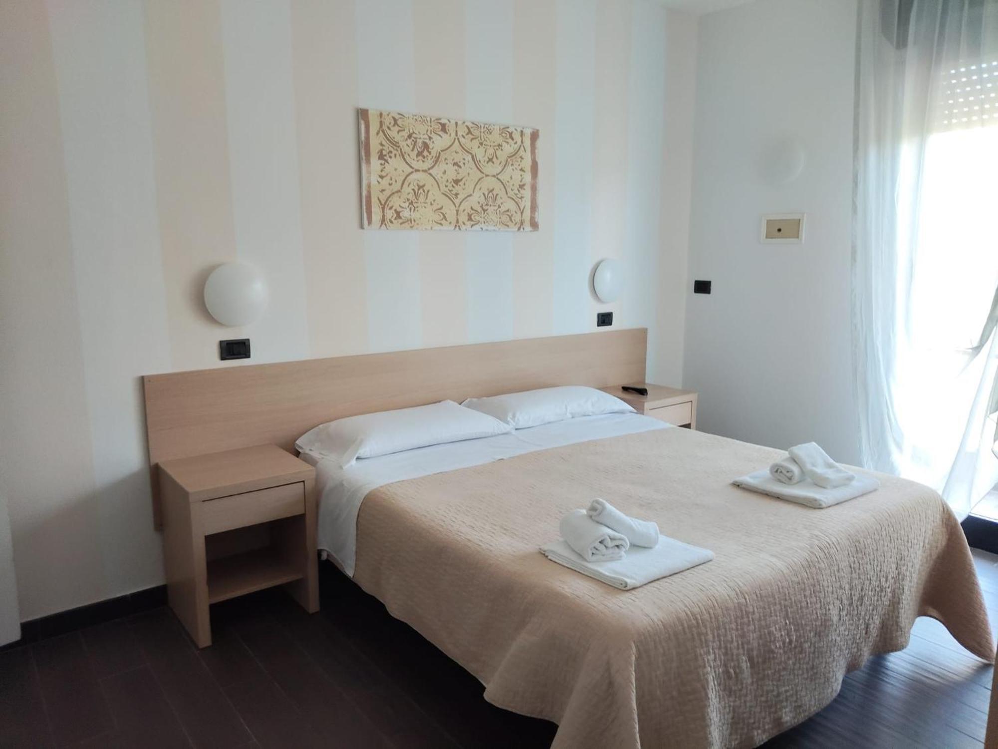 Hotel Garisenda B&B - In Centro A Riccione - Eksteriør billede