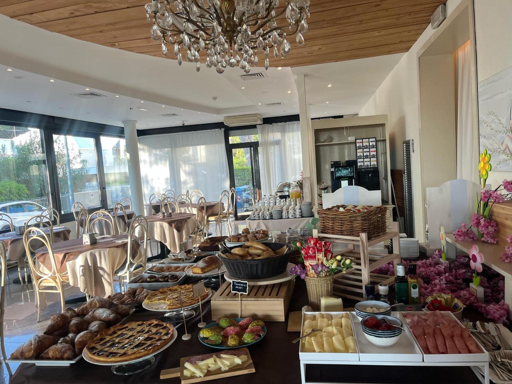 Hotel Garisenda B&B - In Centro A Riccione - Eksteriør billede