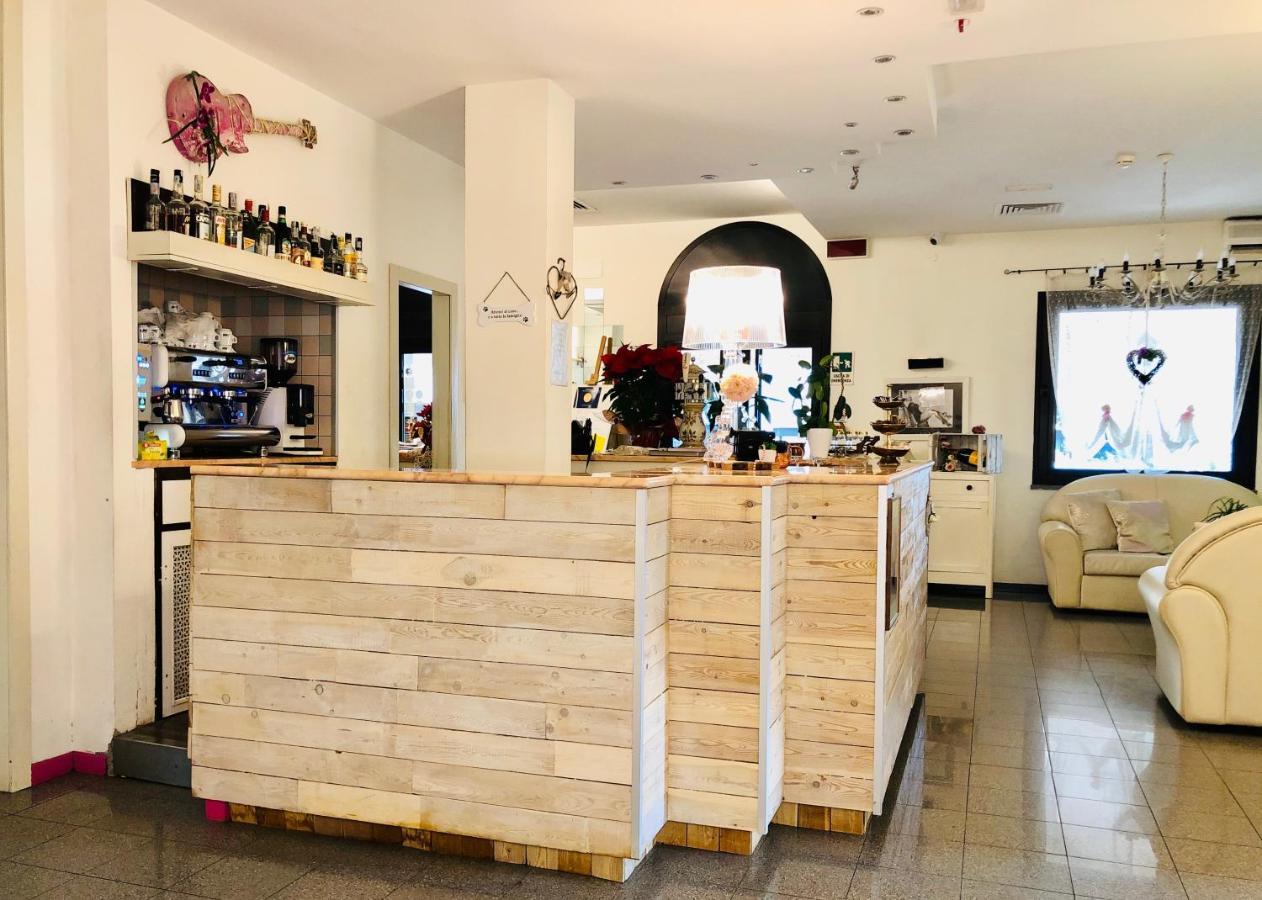 Hotel Garisenda B&B - In Centro A Riccione - Eksteriør billede